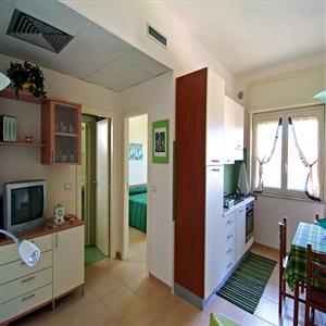 Green Apartment Dining & Kitchen