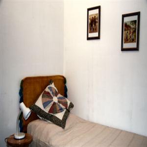Double bedroom (single beds)