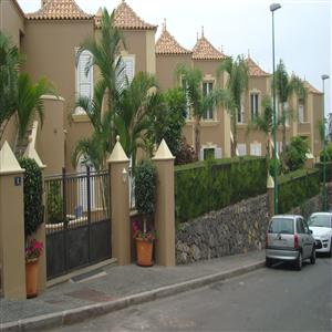 Fachada del Residencial