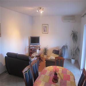Ap. (5+1) dining/living area