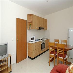 Apartment 1A: Kitchen & Dining