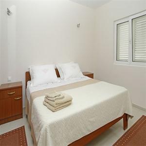 Apartment 1A: Bedroom