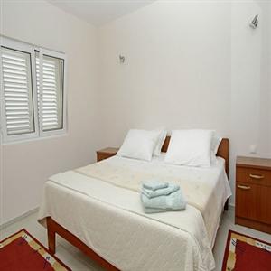 Apartment 1B: Bedroom