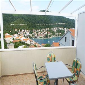 Apartment 2B: Terrace