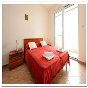 A2 (a): Bedroom