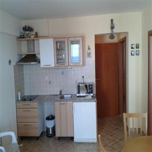 A2 (a): Kitchen