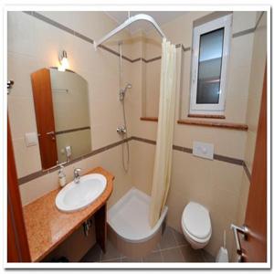 A2+2: Bathroom