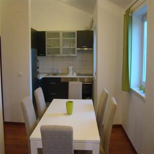 Apartment A4+2: Dining Area