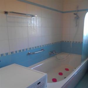 Apartment A4+2: Bathroom