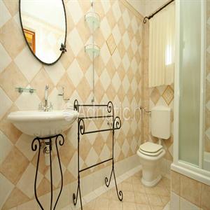 Apartment type 2+1 ground floor: Bathroom
