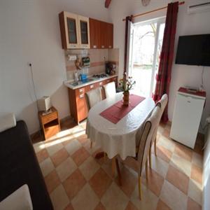 A2 +2 (b): Kitchen & Dining