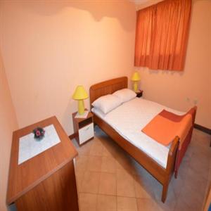 A4 +1: Bedroom