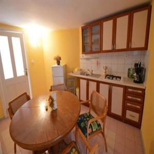 A4 +1: Dining & Kitchen