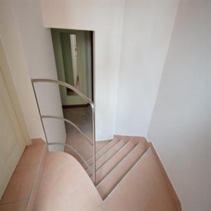 A4 +1: Interior