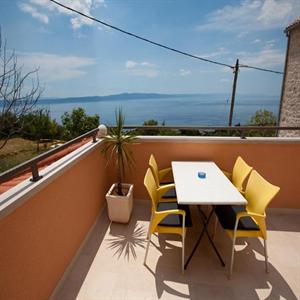 Apartment 2: Terrace