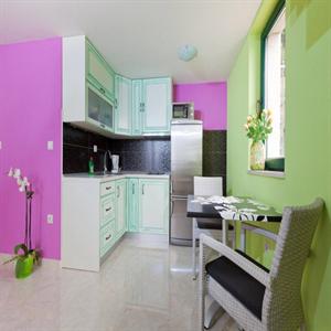 Apartment 4: Kitchen