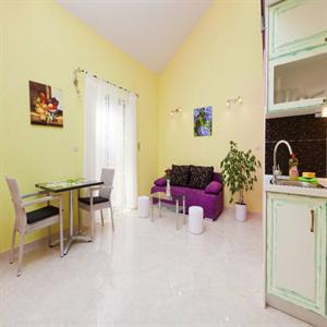 Apartment 5: Interior