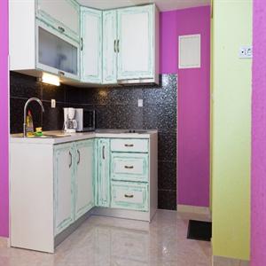 Apartment 5: Kitchen