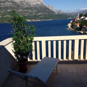 A2+2: Terrace