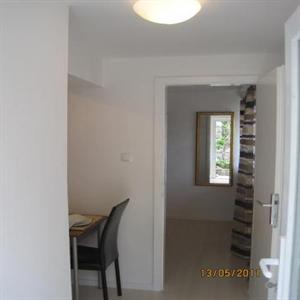 Studio (b): Interior