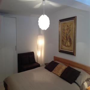 Studio (b): Bedroom