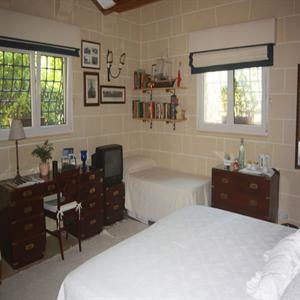 Tal Kurunel: Bedroom