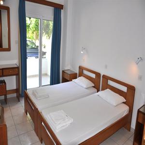 Triple Room: Bedroom