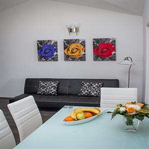 Apartment A4: Dining Area