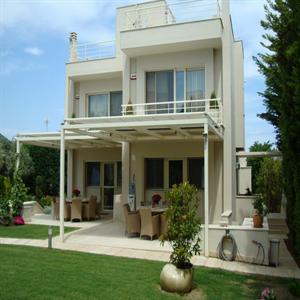 Villa Acanthus: Front