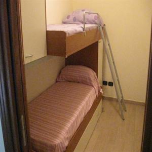 twin beds