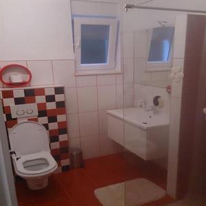 Unit A1(4+2): Bathroom