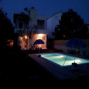 Unit A2(4+2): Pool