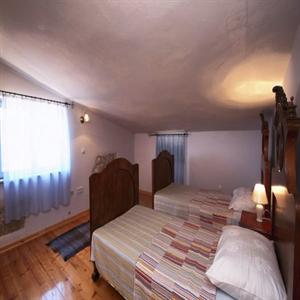 SLEEPING ROOM