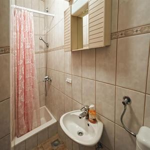 Studio Agron: Bathroom