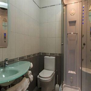 Penthouse 30 & 31: Bathroom