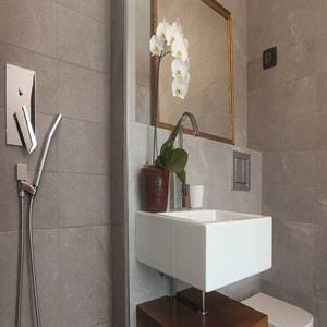The Chestnut Flat: Bathroom