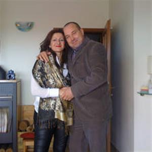 Owners Anela and Jaksa