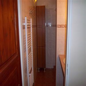 Apartment 2: Bathroom