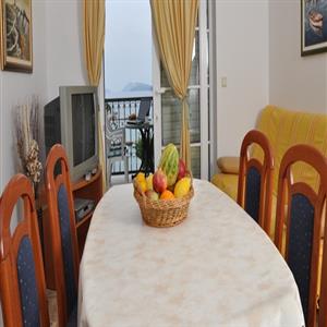 Apartman 7 (3+2): Dining Area
