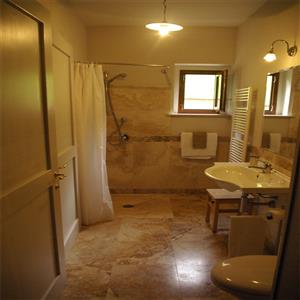 Malvasia bathroom