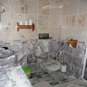 Family bathroom, second floor