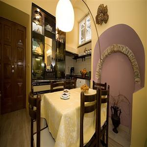 Three-Bedroom Apartment with Terrace: Dining Area