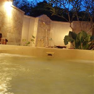 Shower in the evening, same in all villas