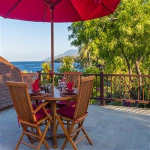 Restaurant deck