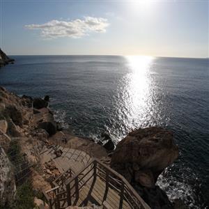 cala en el acantilado