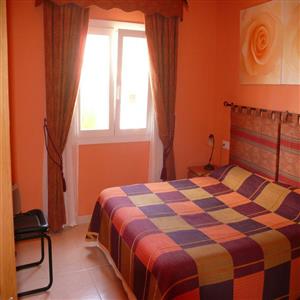 Cama de 2 metros en habitación principal