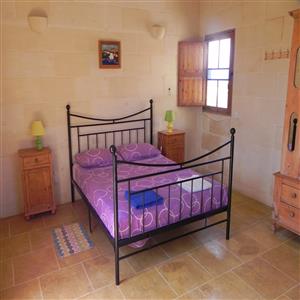 Double bedroom with terrace