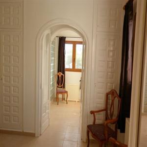 doorway to en suite shower and dressing room