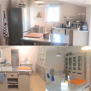 The wide fully equiped kitchen