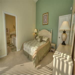 Pool Queen bedroom